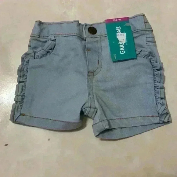 Stretchy shorts - Picture 1 of 3